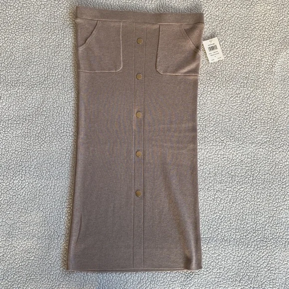 NWT Retrology Beige Tan Sweater Skirt, Size medium - Picture 2 of 10